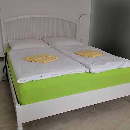 Hotel Milan Vopicka Hluboka nad Vltavou Bagian luar foto