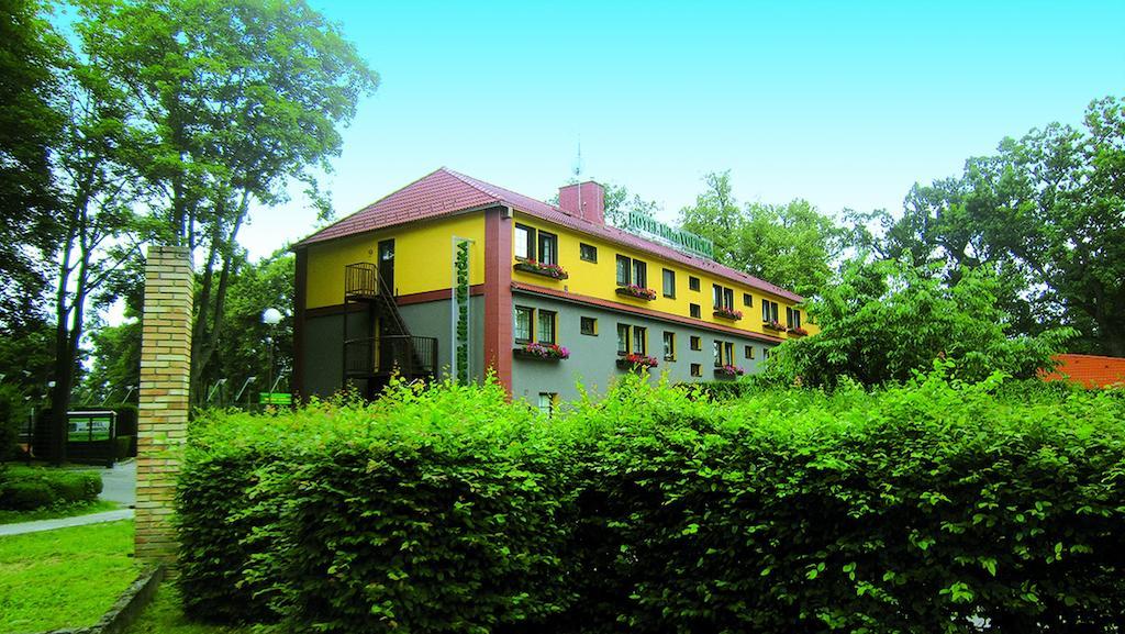 Hotel Milan Vopicka Hluboka nad Vltavou Bagian luar foto