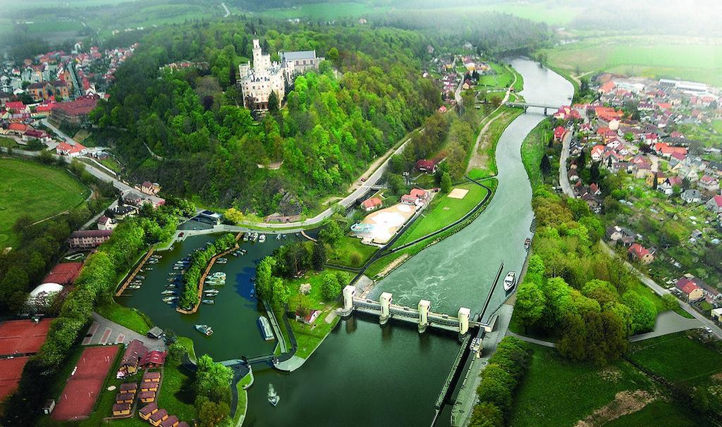 Hotel Milan Vopicka Hluboka nad Vltavou Bagian luar foto