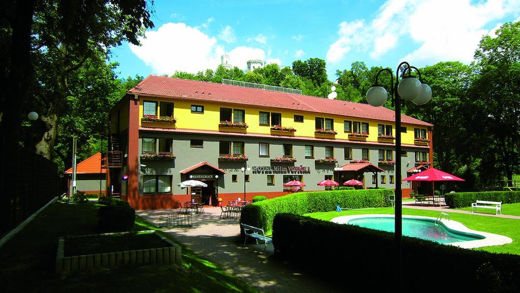 Hotel Milan Vopicka Hluboka nad Vltavou Bagian luar foto